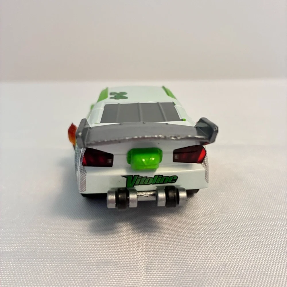 Disney Pixar Cars Pull-N-Race Diecast Lightning McQueen Brick Yardly Toy Cars